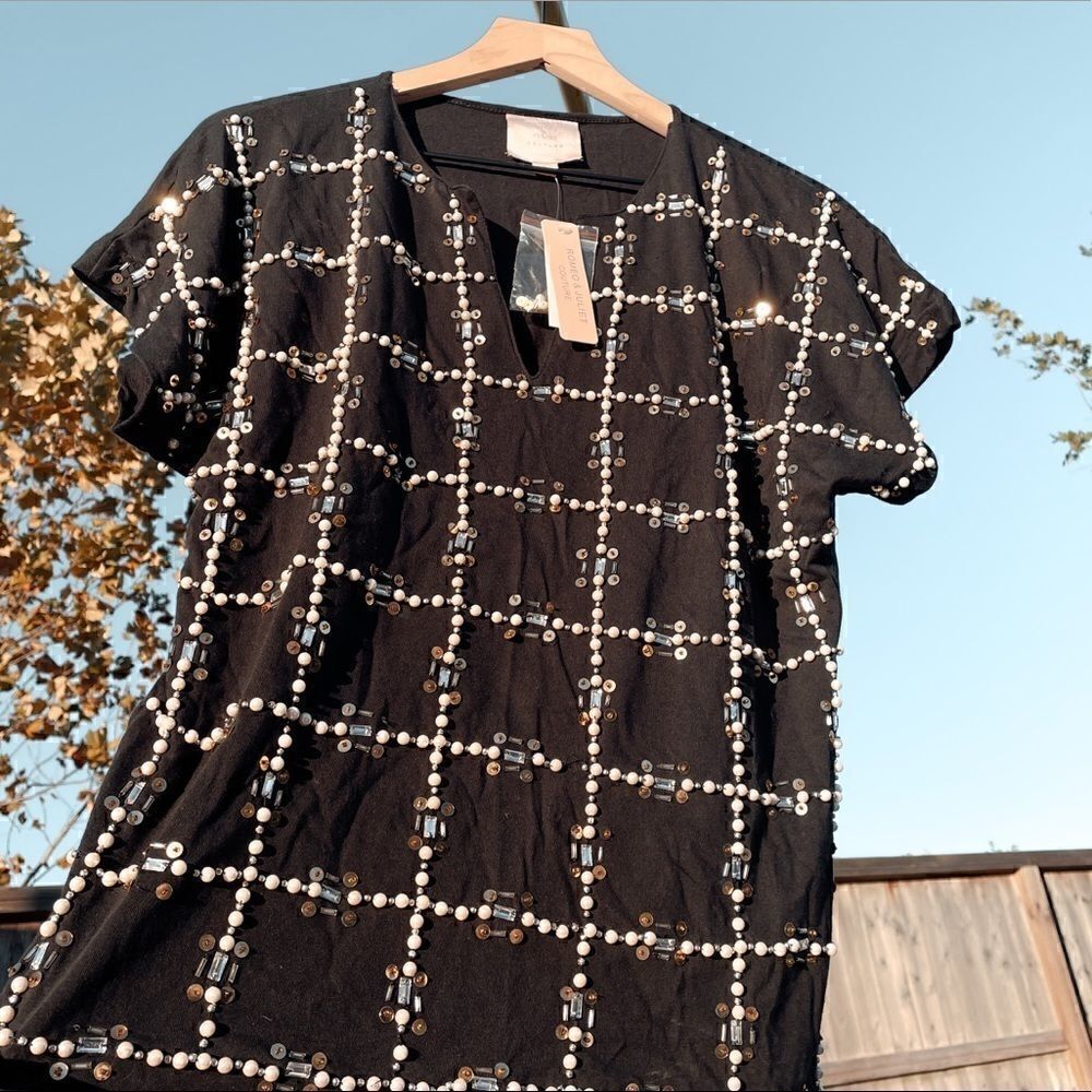 ROMEO & JULIET COUTURE Revolve Pearl Sequin Holiday Blouse Top Small NEW
